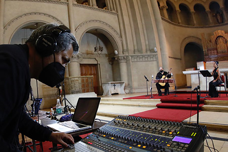 Amplificando concierto de Guitarra y voz en la UC